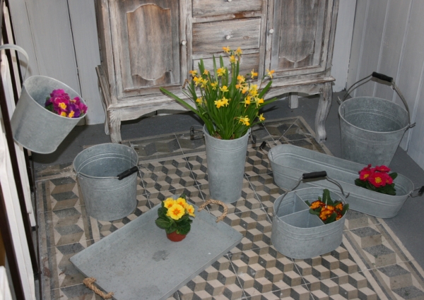 Zinkový kvetináč 15,5cm