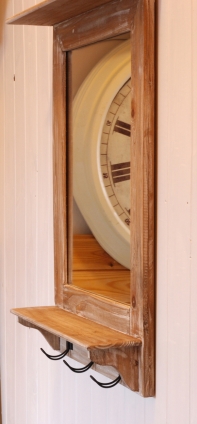 Zrkadlo s háčikmi v chalupárskom štýle 51x70cm