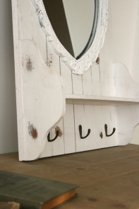 Zrkadlo s poličkou srdce 61cm