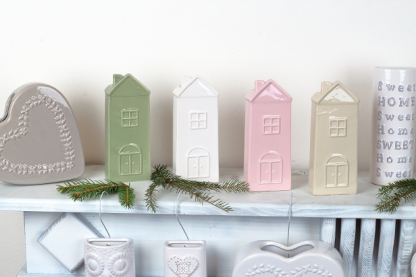 Zvlhčovač vzduchu na radiátor domček krémový 7x19x3,2cm