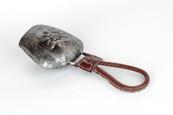 Kravský zvon s kvetinou 26 / 12cm