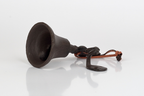 Zvonček na zavesenie na stenu 7x13cm